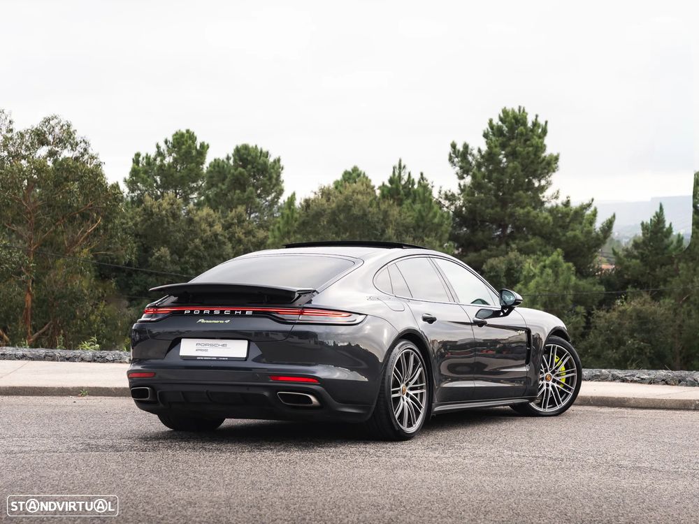 Porsche Panamera 4 E-Hybrid - 8