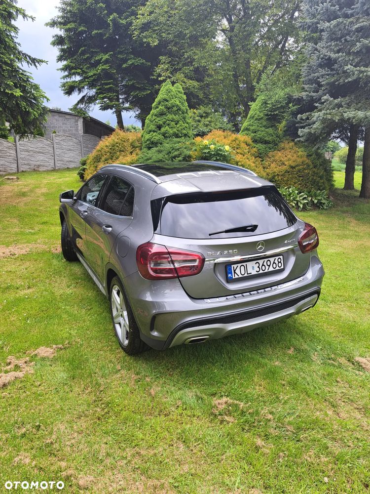 Mercedes-Benz GLA 250 4Matic 7G-DCT AMG Line - 13