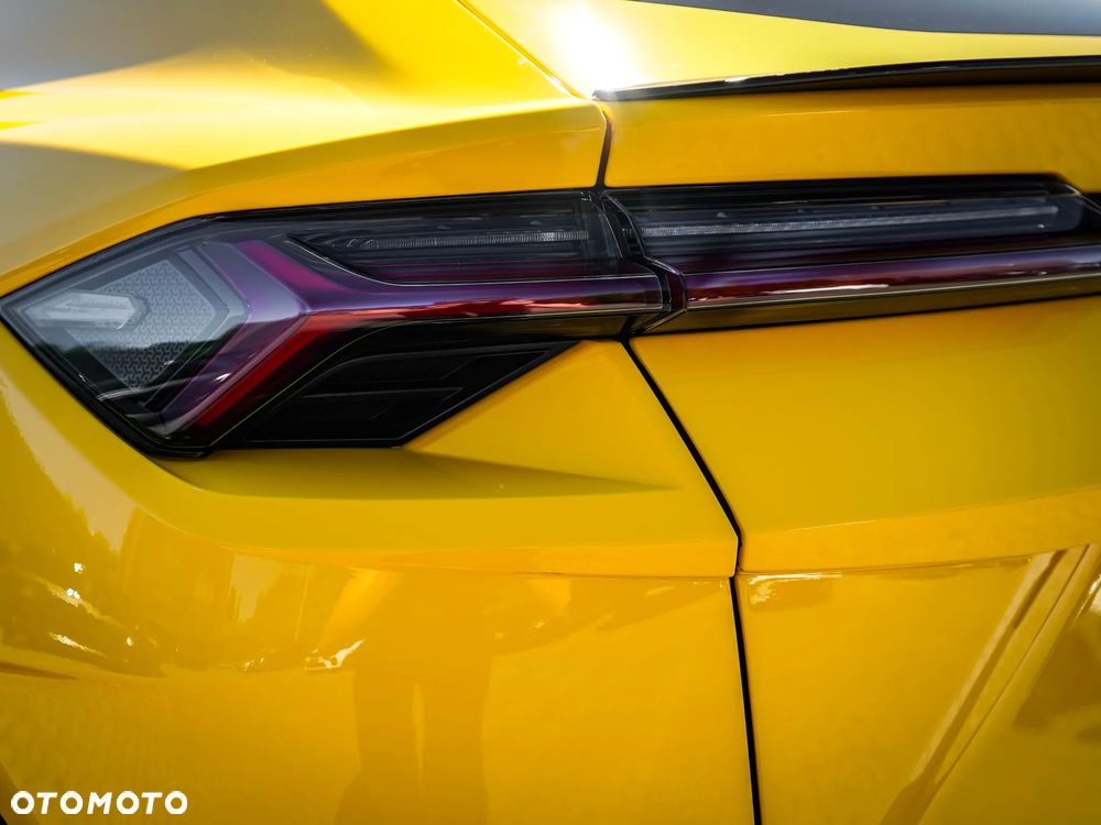 Lamborghini Urus - 13