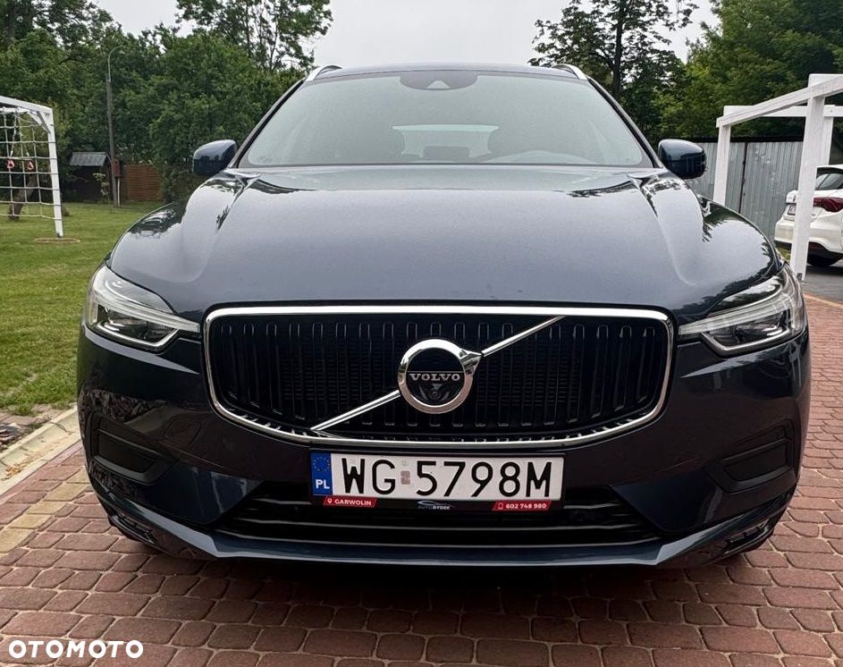 Volvo XC 60 T5 Momentum Pro - 4