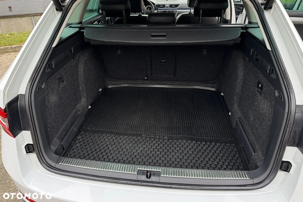 Skoda Superb 2.0 TDI Sportline - 21