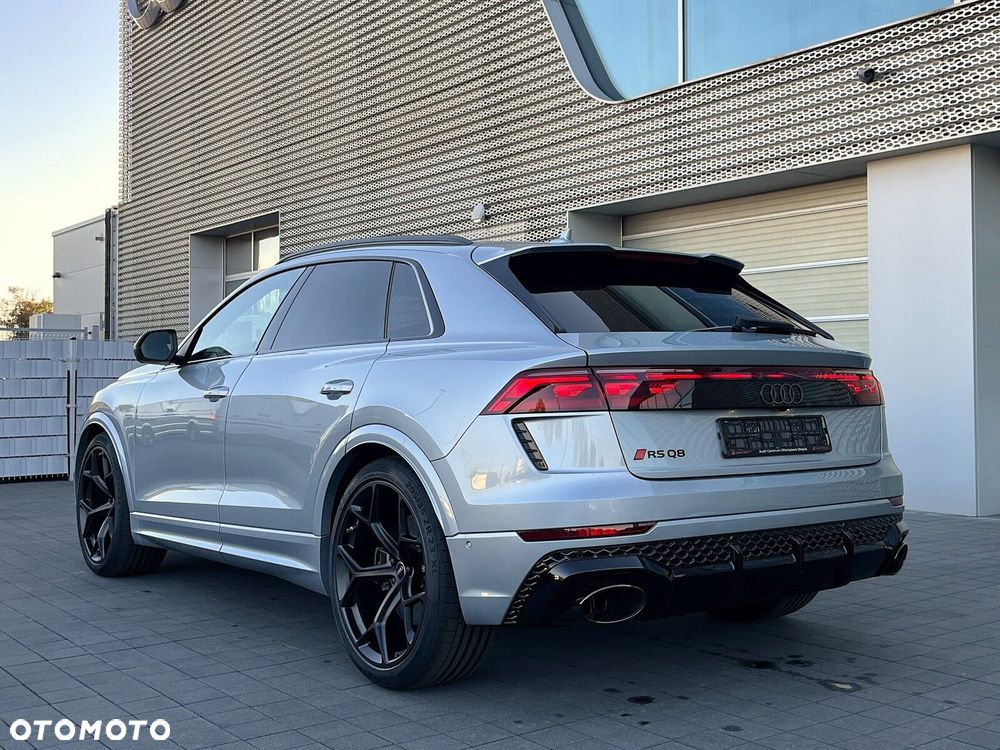 Audi RS Q8 - 4