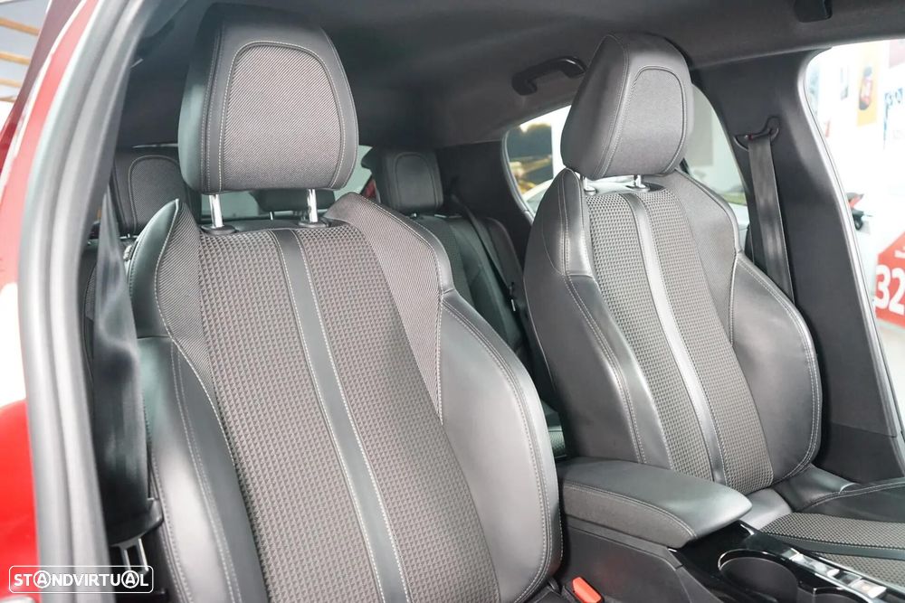 Peugeot 208 1.2 PureTech Allure Pack - 38