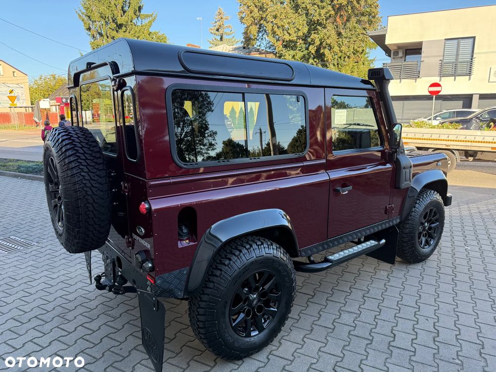 Land Rover Defender - 7
