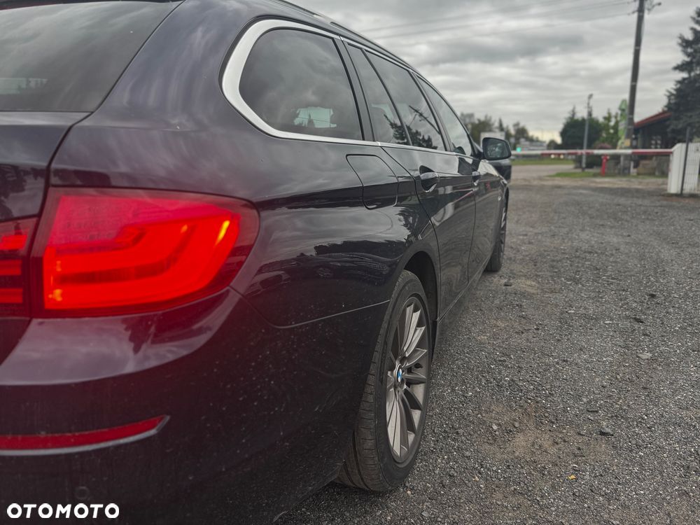 BMW Seria 5 525d - 12