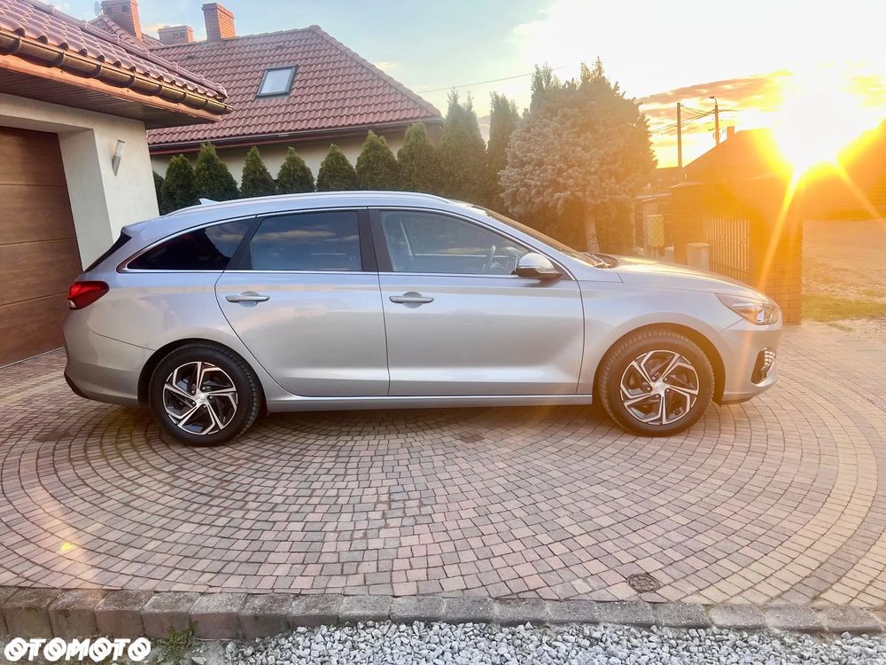 Hyundai i30 ver-1-6-d-comfort - 9