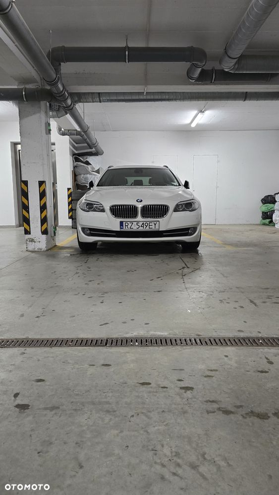 BMW Seria 5 523i - 14