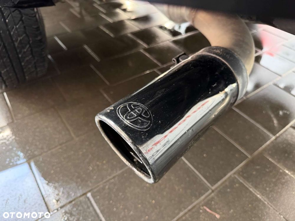 Toyota Tacoma - 18