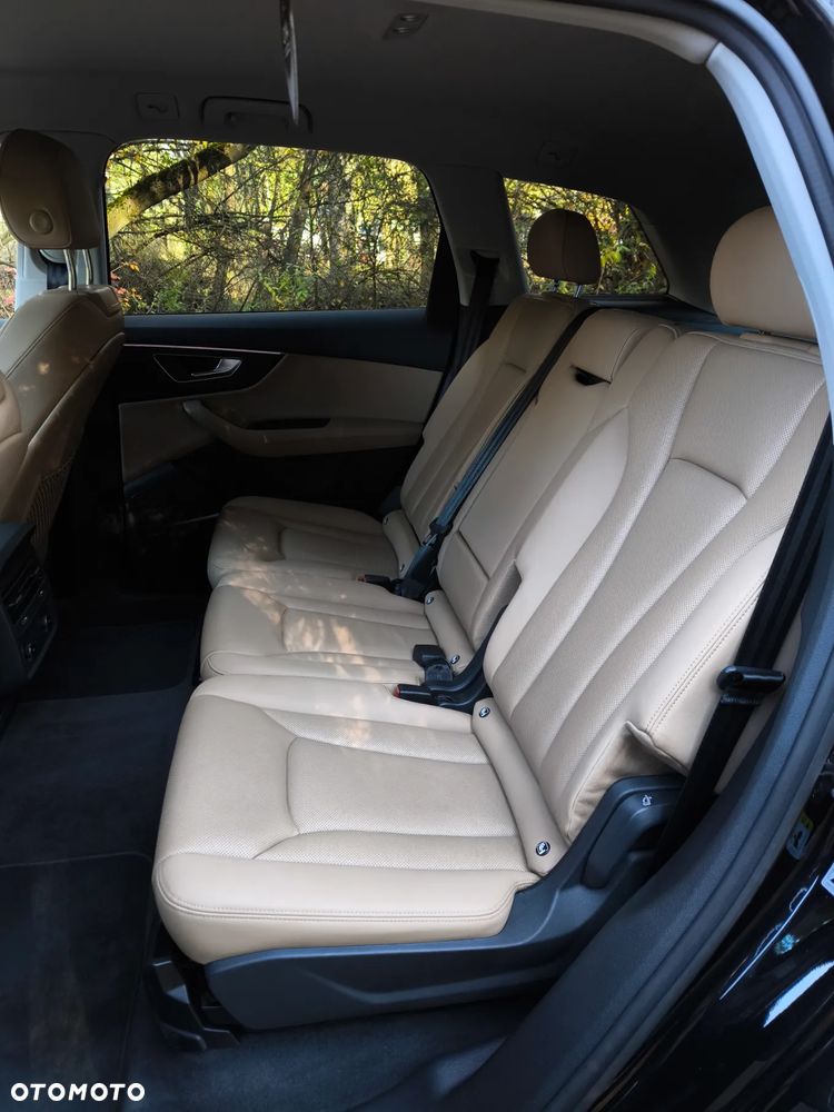 Audi Q7 - 25