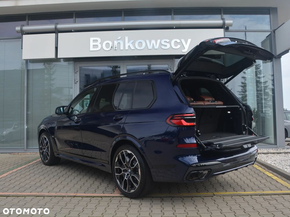 BMW X7 - 7