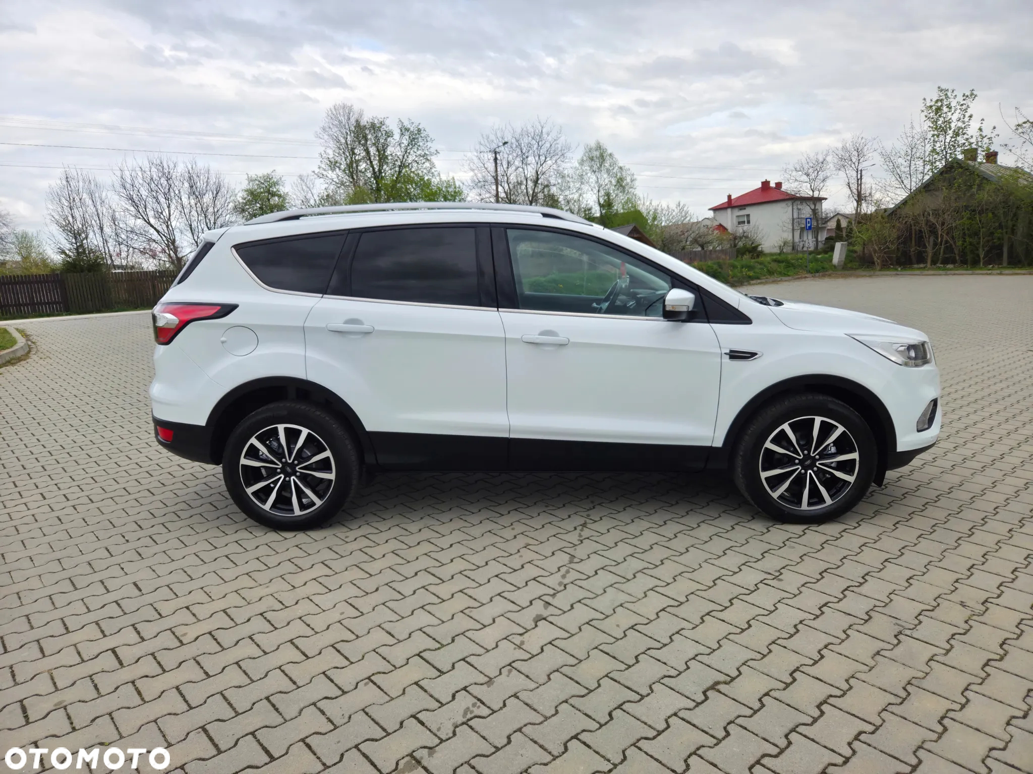 Ford Kuga 1.5 EcoBoost FWD Titanium - 4