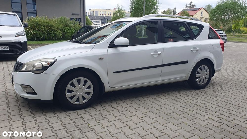 Kia Ceed - 14
