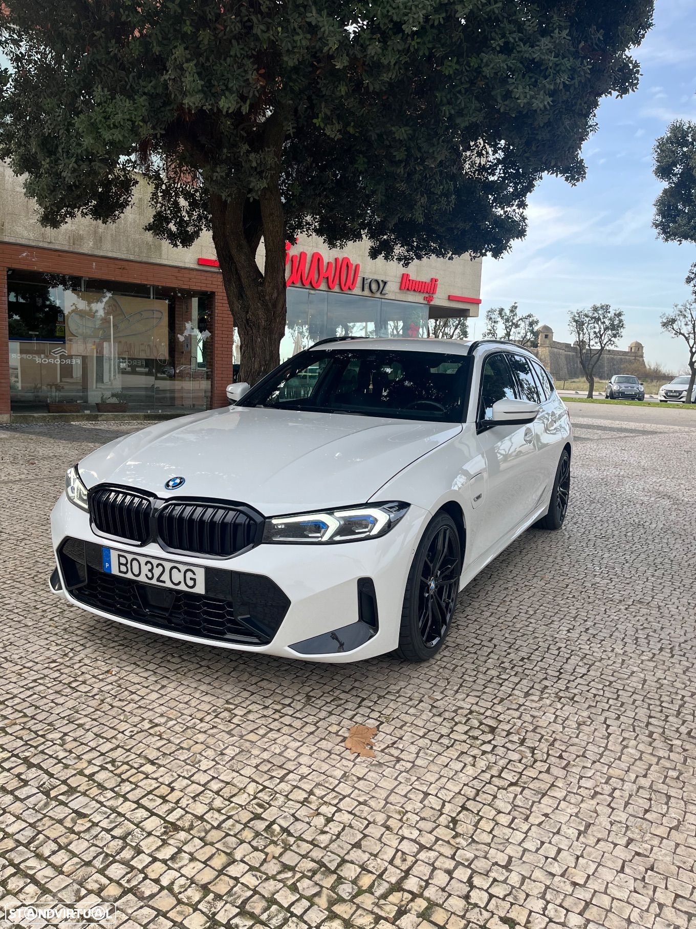 BMW 330 e Touring Pack Desportivo M Auto - 1