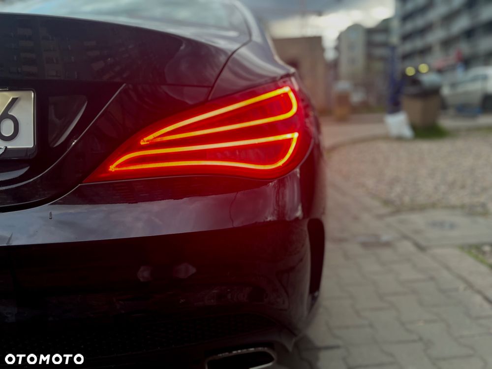 Mercedes-Benz CLA 180 7G-DCT AMG Line - 10