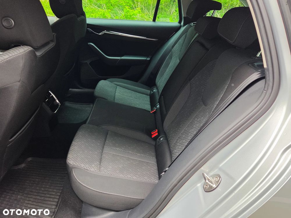 Skoda Octavia 2.0 TSI 4x4 Style DSG - 38