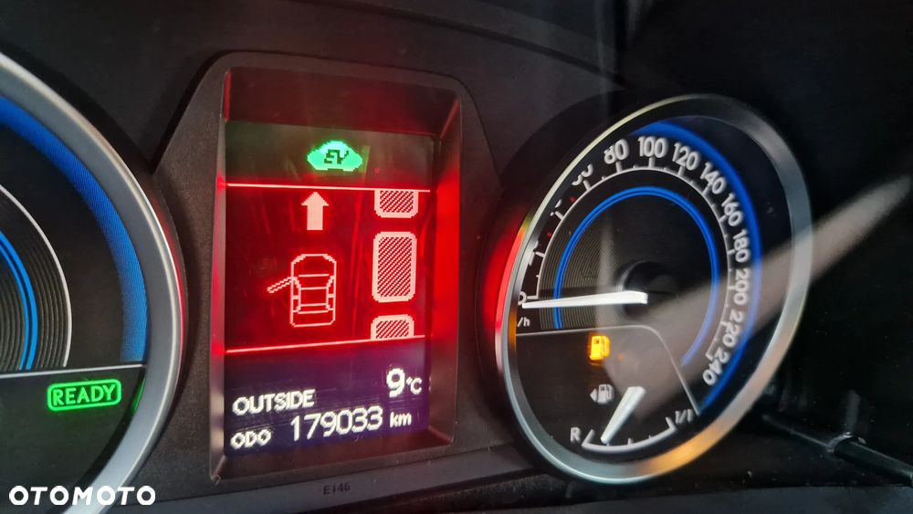 Toyota Auris 1.8 HSD Luna - 29