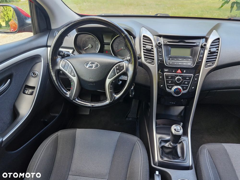 Hyundai i30 1.4 Intro Edition - 10