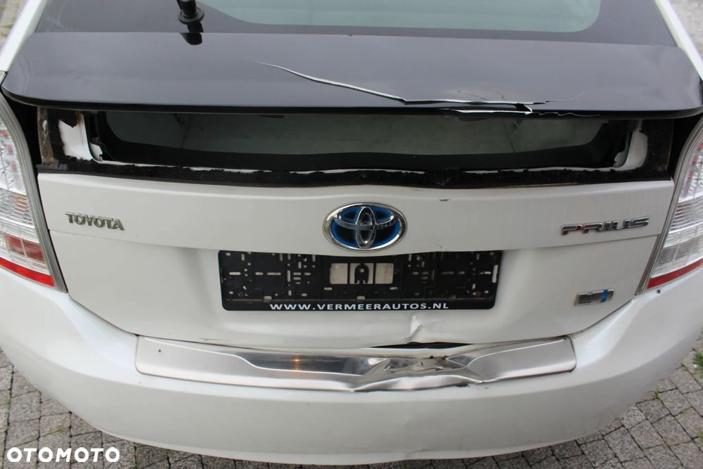 Toyota Prius (Hybrid) Executive - 6