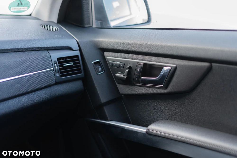 Mercedes-Benz GLK - 2