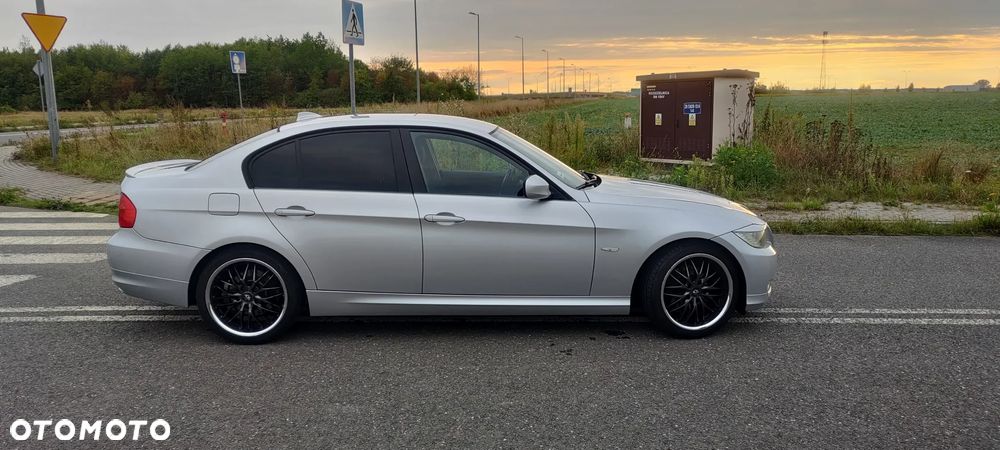 BMW Seria 3 318i - 12