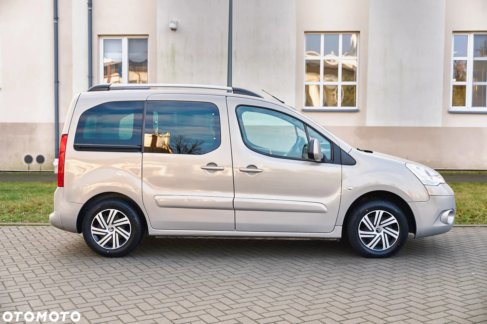 Citroën Berlingo II 1.6 HDi Multispace Plus - 9