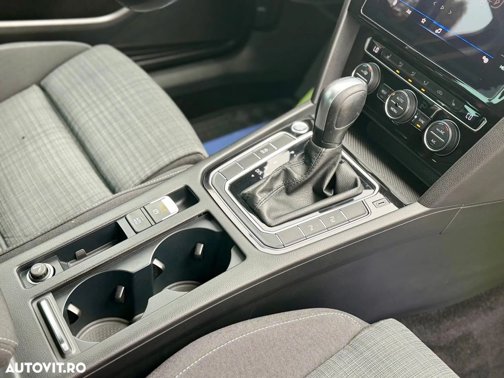 Volkswagen Passat 2.0 TDI DSG Comfortline - 10