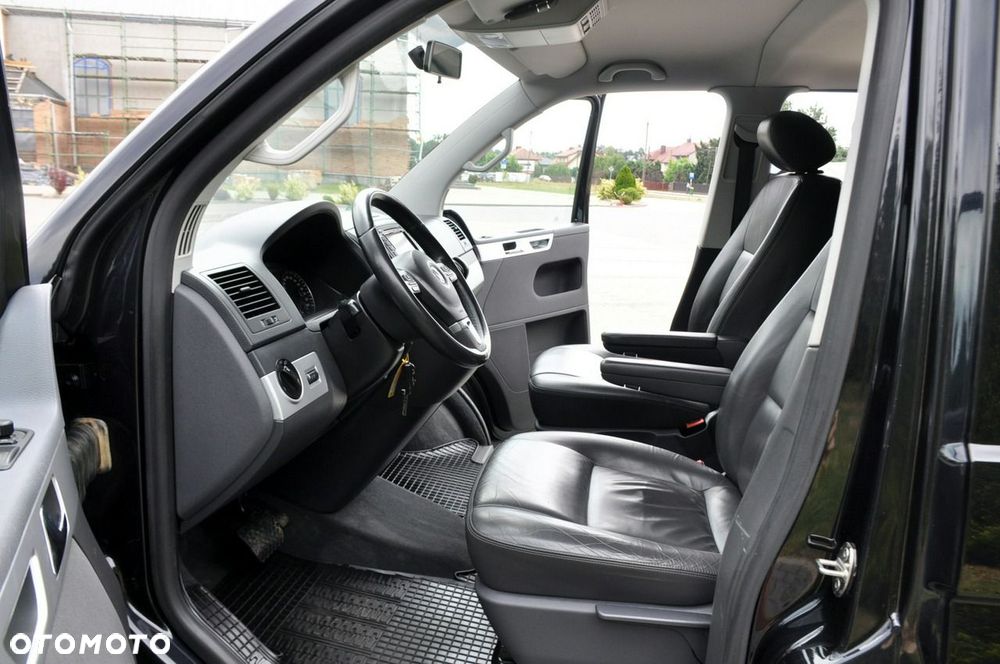 Volkswagen Multivan - 27