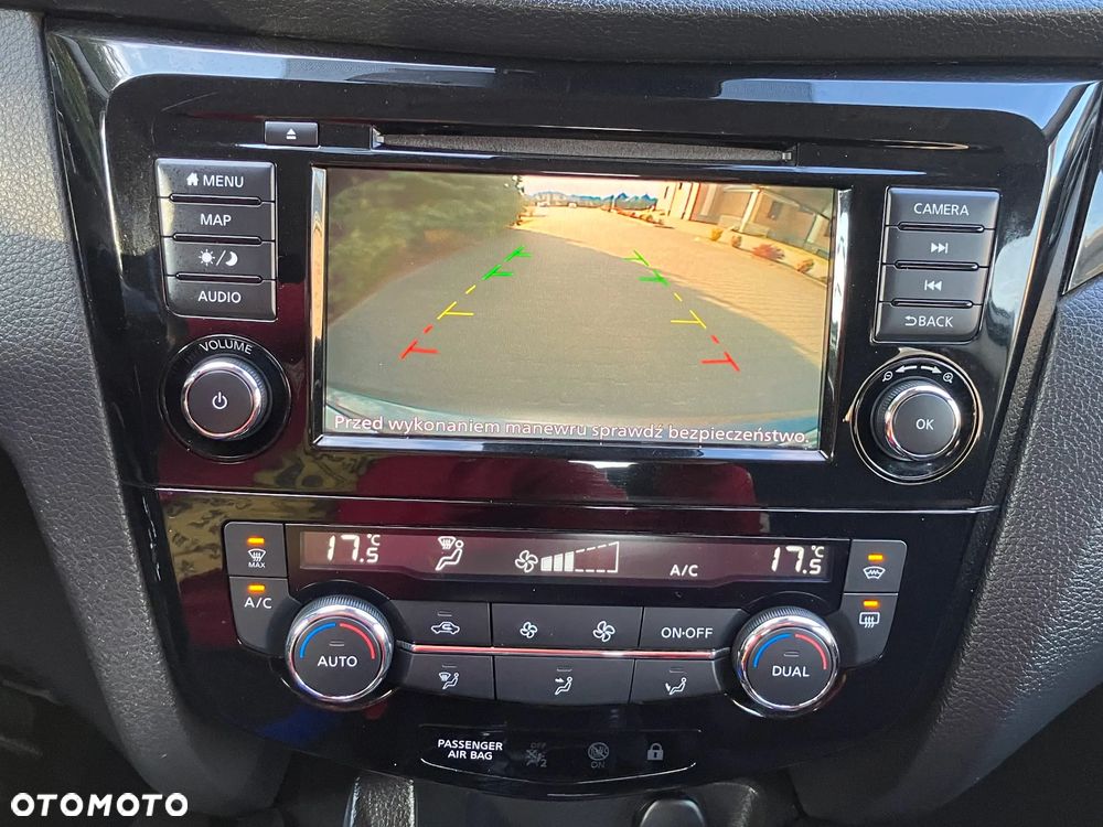 Nissan Qashqai 1.3 DIG-T N-Connecta EU6d - 36