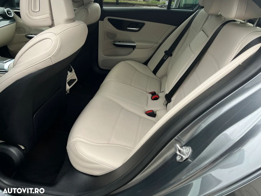 Mercedes-Benz C - 11