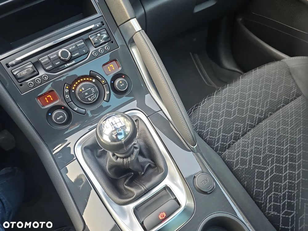 Peugeot 3008 1.6 HDi Style - 14