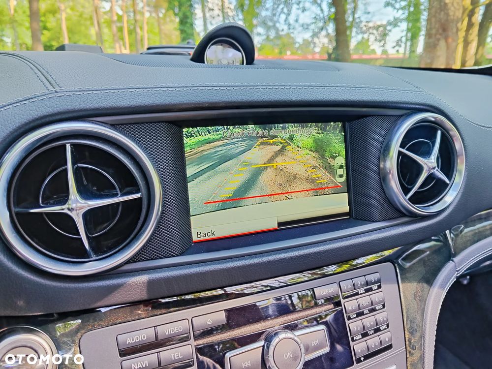 Mercedes-Benz SL 350 7G-TRONIC - 23