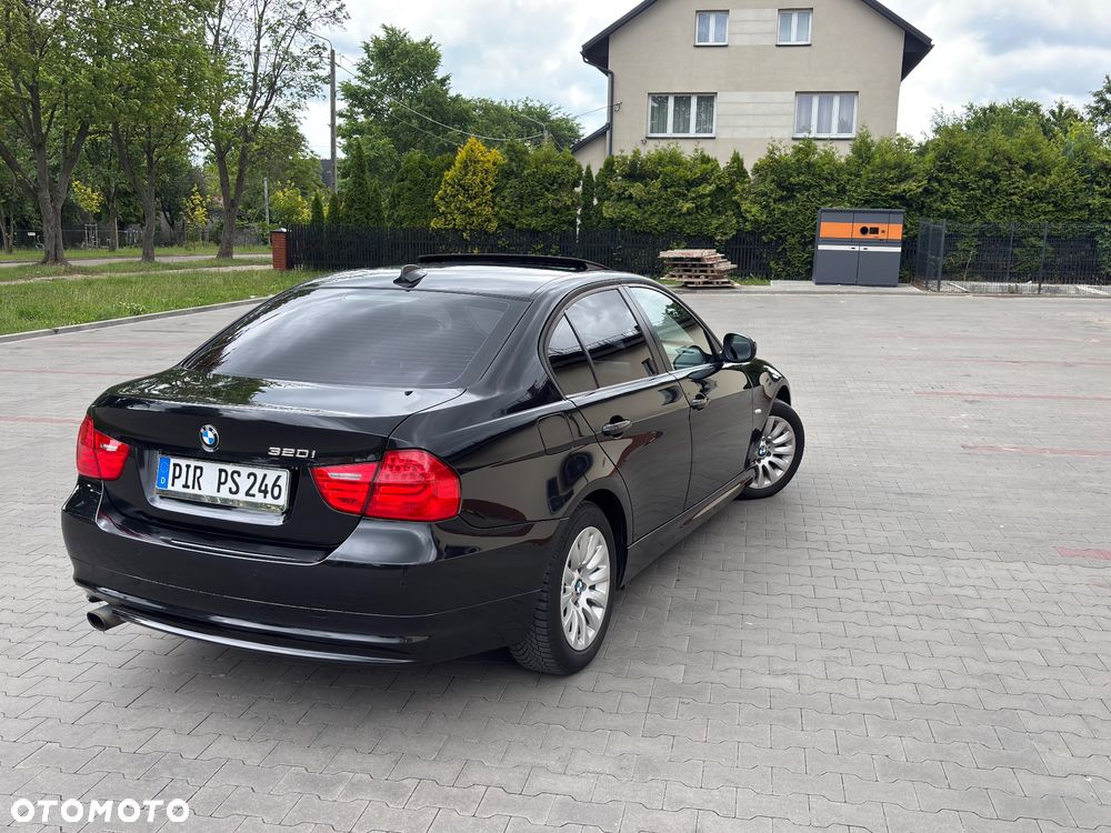 BMW Seria 3 320i - 10