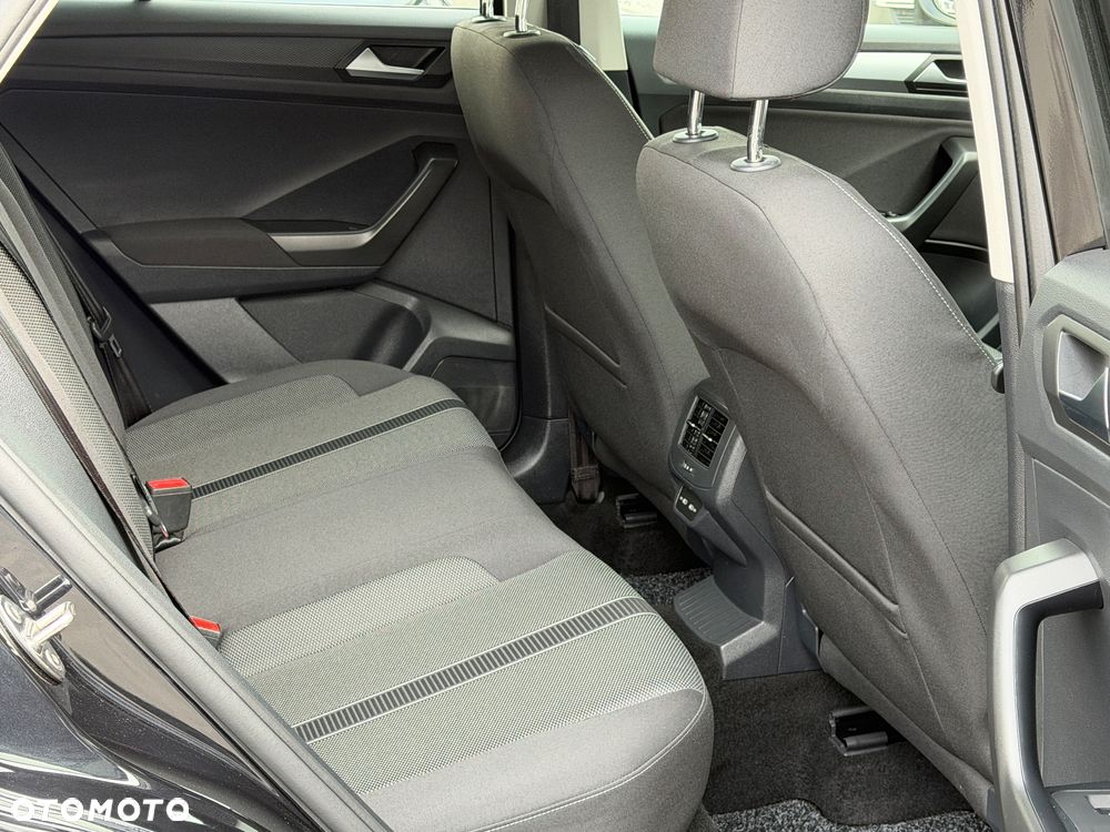 Volkswagen T-Roc - 14