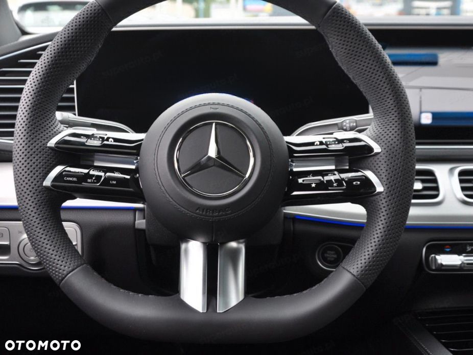 Mercedes-Benz GLE - 11