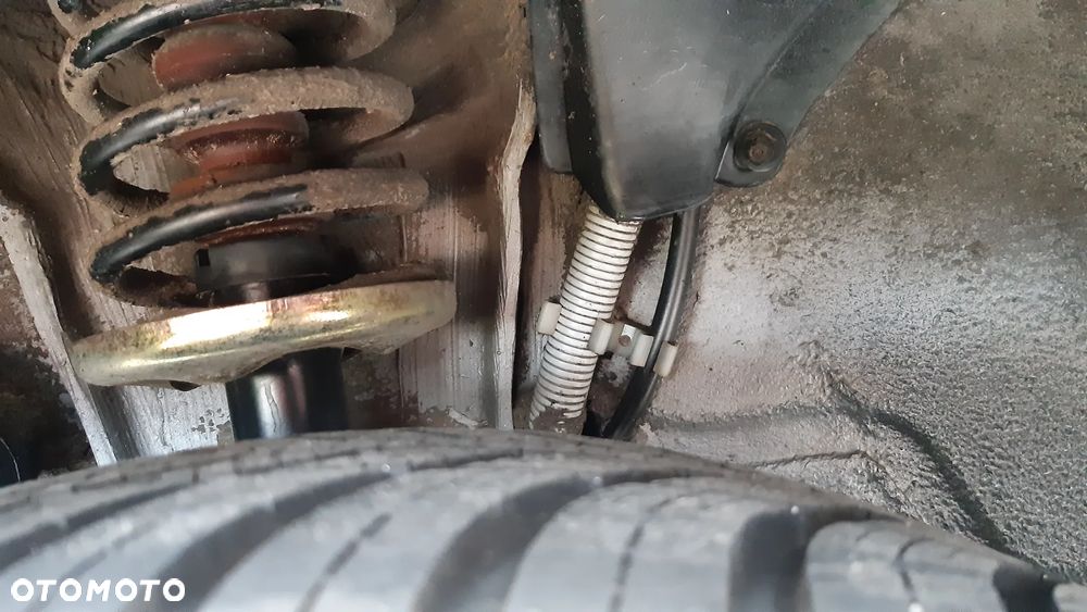 Volkswagen Passat 1.8 GL - 35