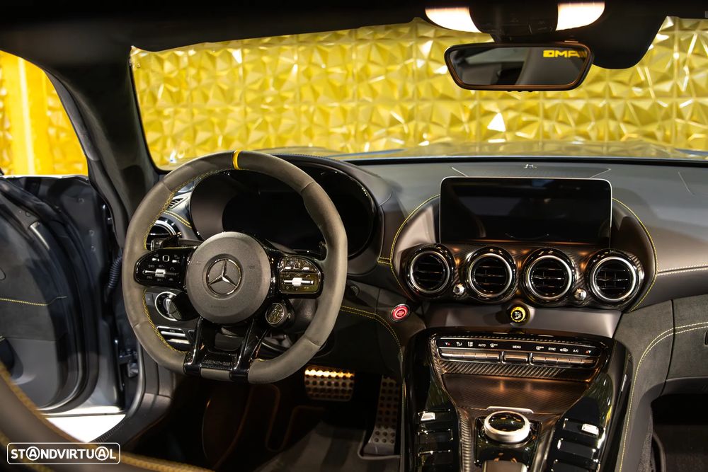 Mercedes-Benz AMG GT R - 41