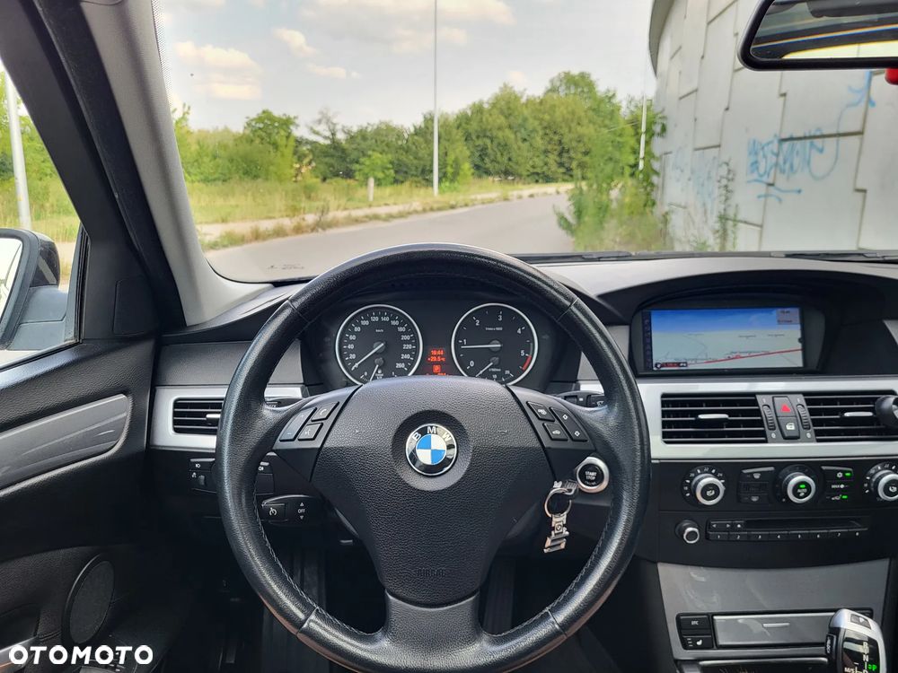 BMW Seria 5 520d - 11