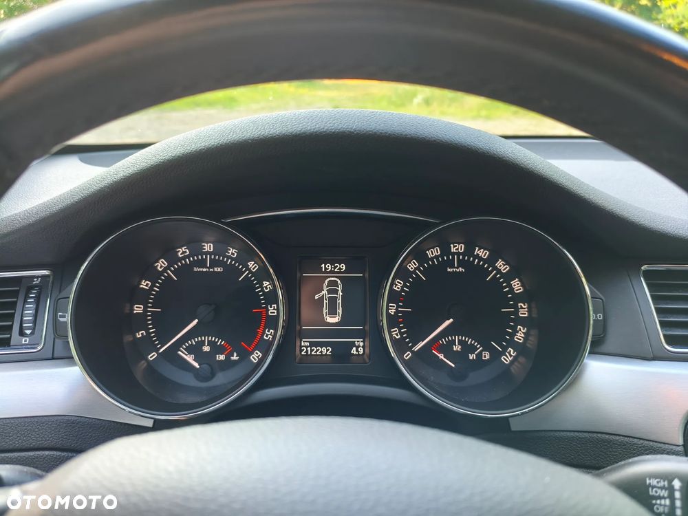 Skoda Superb 2.0 TDI DSG Elegance - 20