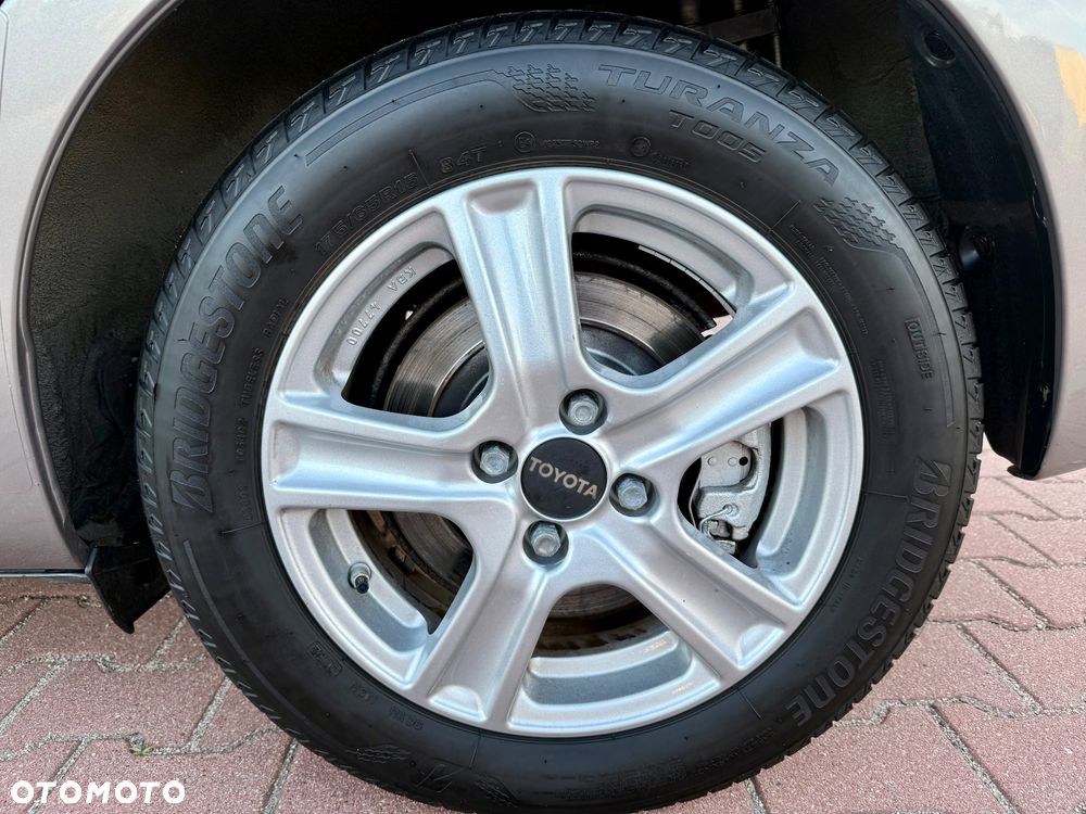 Toyota Yaris 1.5 VVT-i Comfort mit Design Paket - 37