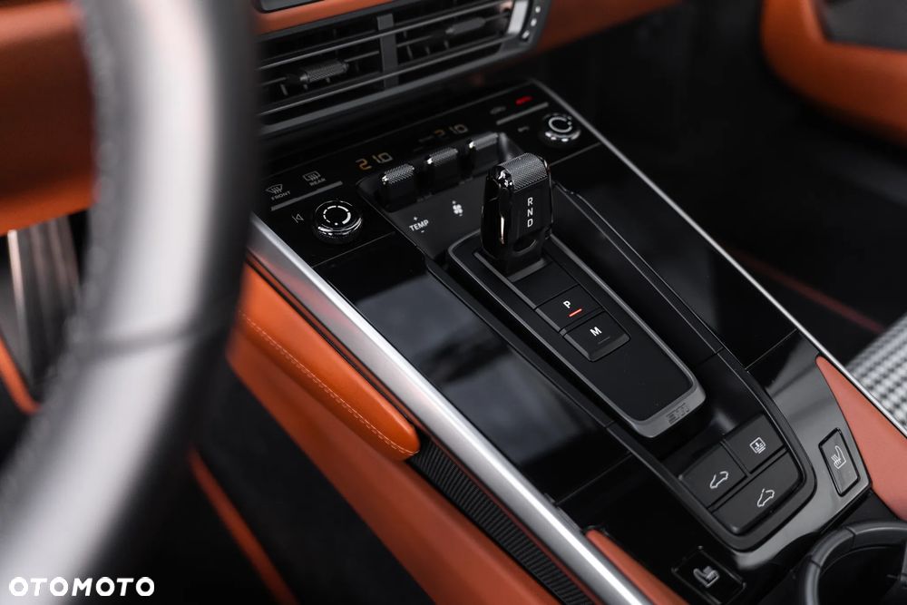 Porsche 911 Turbo - 32