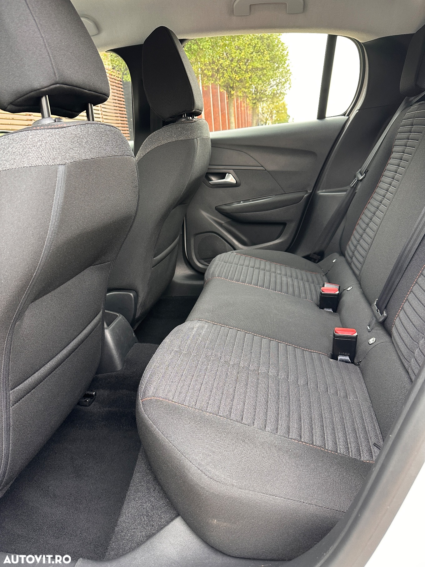 Peugeot 208 1.2L PureTech 75 S&S BVM5 Active - 10