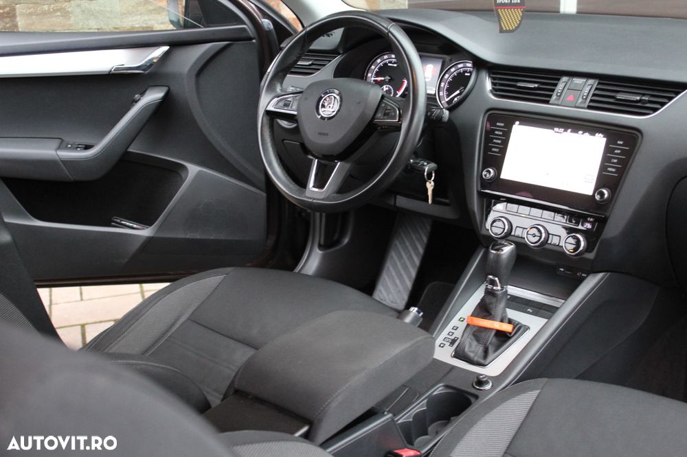 Skoda Octavia 1.6 TDI DSG Ambition - 17