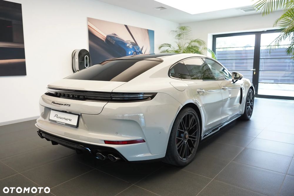 Porsche Panamera - 3