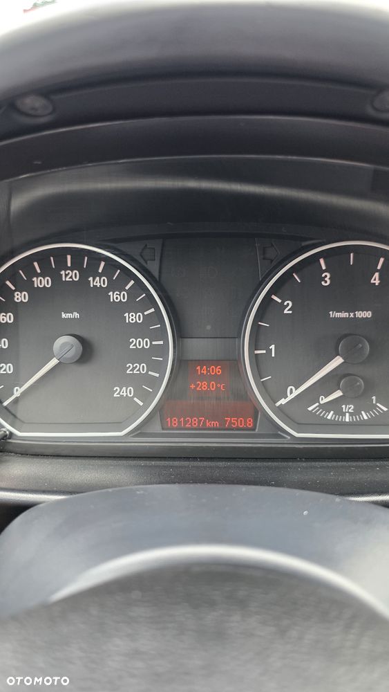 BMW Seria 1 - 18