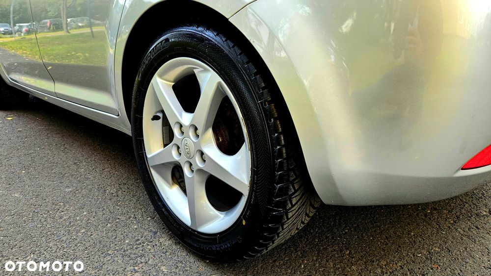 Kia Ceed Cee'd 2.0 crdi Comfort + - 17