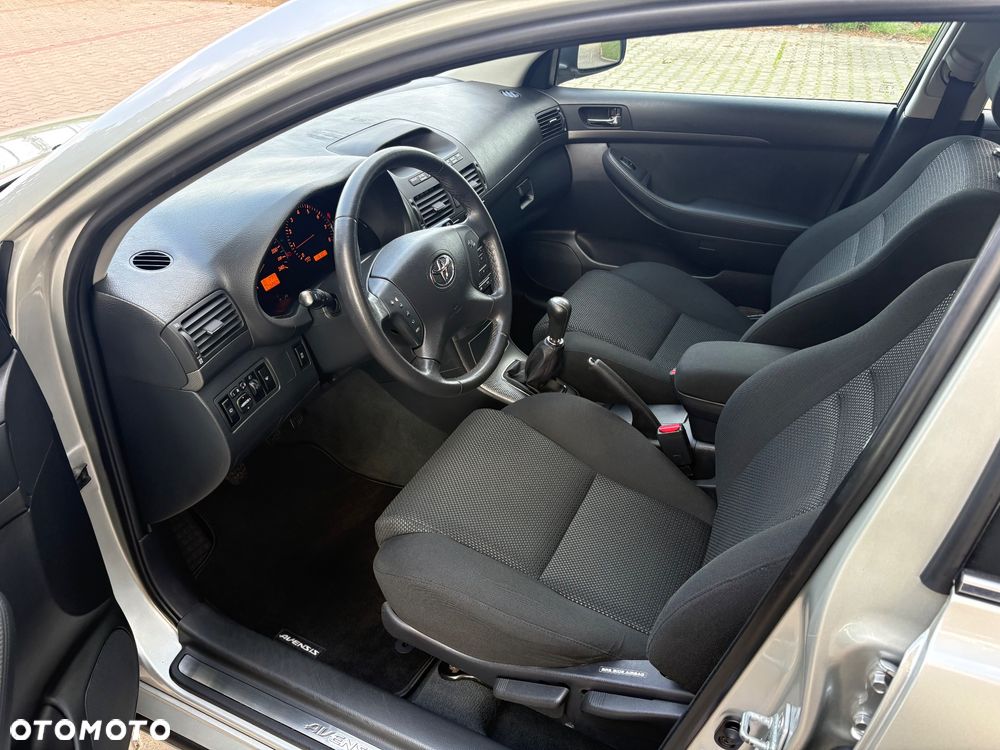 Toyota Avensis 1.8 VVT-i Edition - 18
