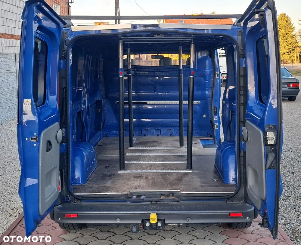 Opel Vivaro 2.5 CDTi L2H1 - 13