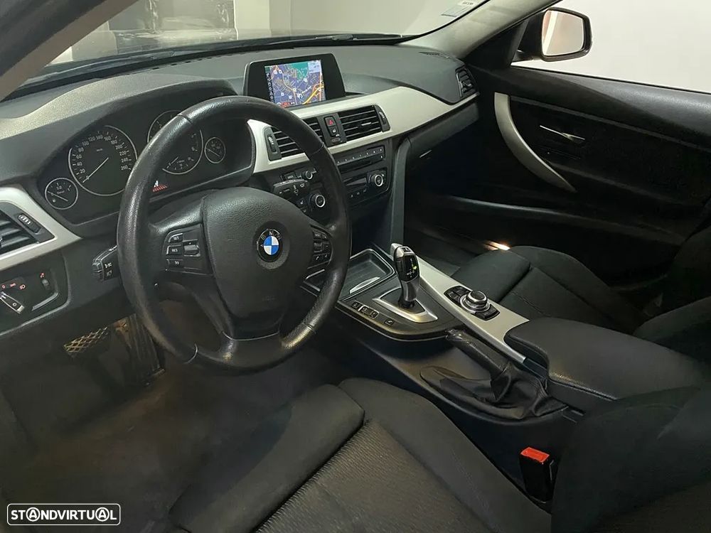 BMW 318 d Auto Exclusive - 11