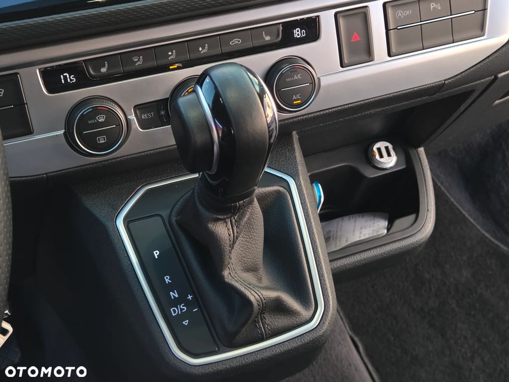 Volkswagen Multivan - 36