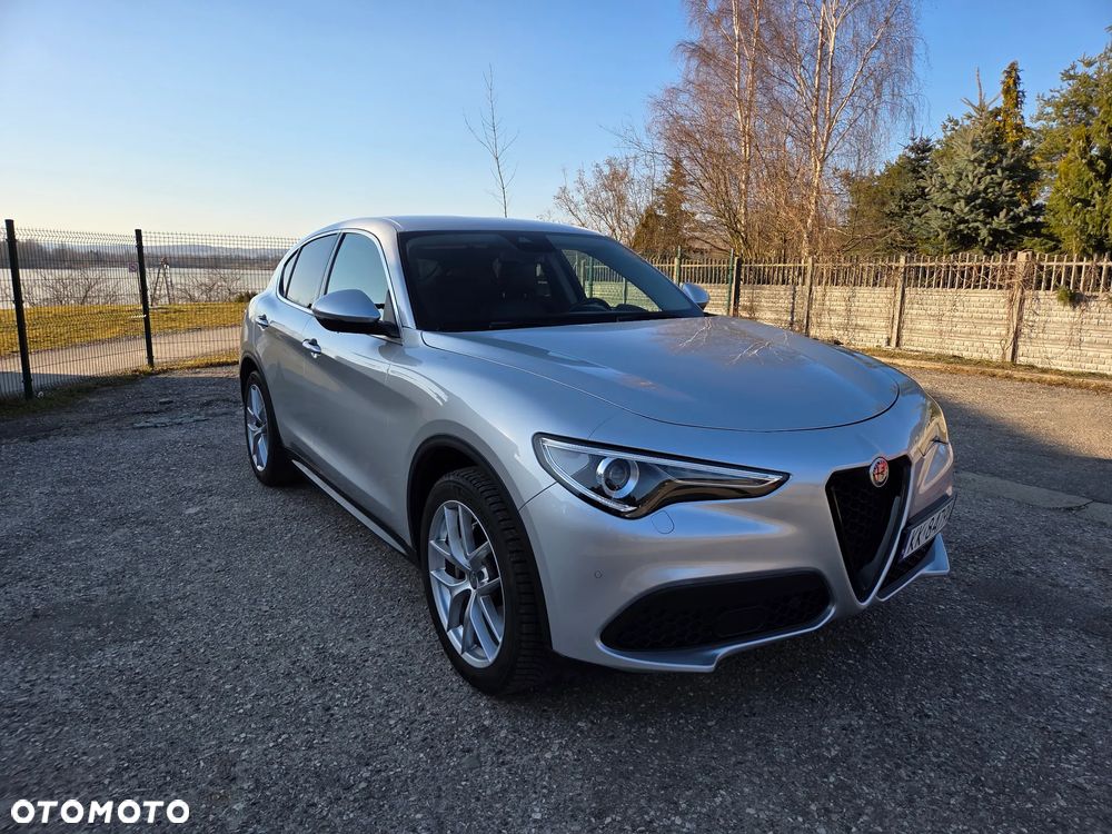 Alfa Romeo Stelvio - 2